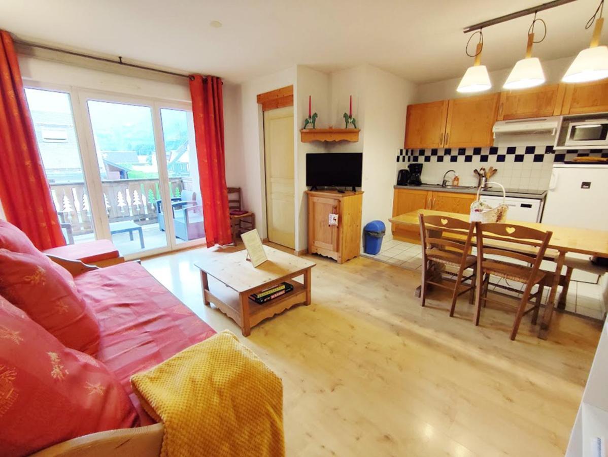 Le 102, T3 Pour 5 Personnes, Vue Montagne, Classe 2 Etoiles Nf, Parking, Piscine En Ete Bagnères-de-Luchon Eksteriør bilde