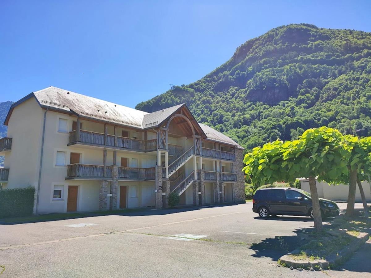Le 102, T3 Pour 5 Personnes, Vue Montagne, Classe 2 Etoiles Nf, Parking, Piscine En Ete Bagnères-de-Luchon Eksteriør bilde